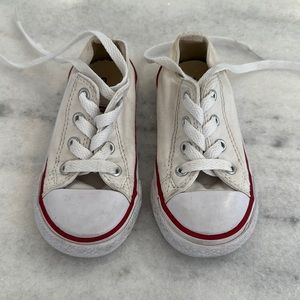 Kids converse